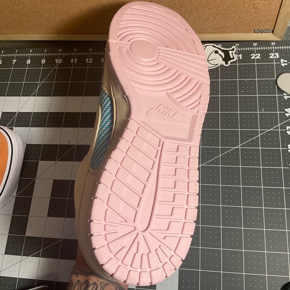 Nike🔥 dunks
Heat wave
Brand new
*rare
NWOT - Picture 8 of 13